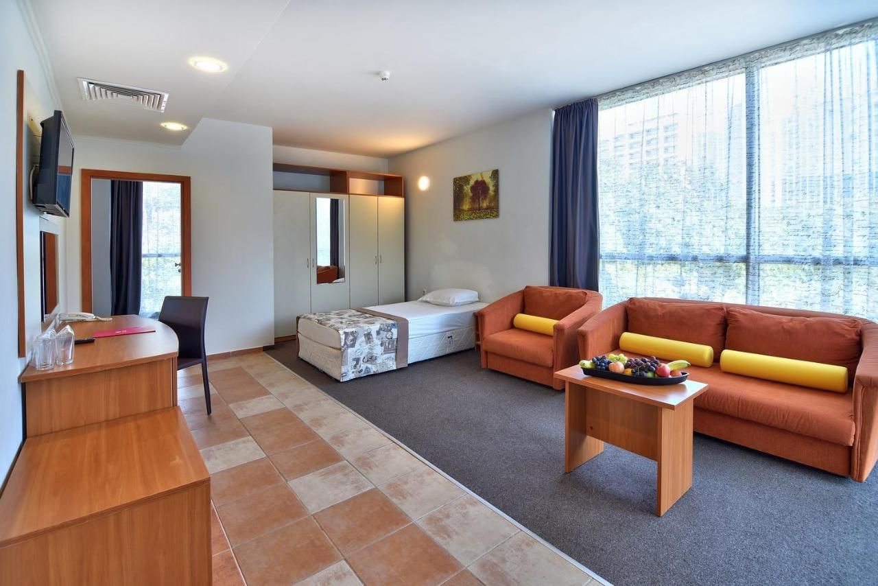 Отель COOEE Mimosa Sunshine Hotel - All inclusive Золотые Пески