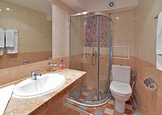 Отель COOEE Mimosa Sunshine Hotel - All inclusive Золотые Пески Двухместный номер с 2 отдельными кроватями (для 2 взрослых и 1 ребенка)-7